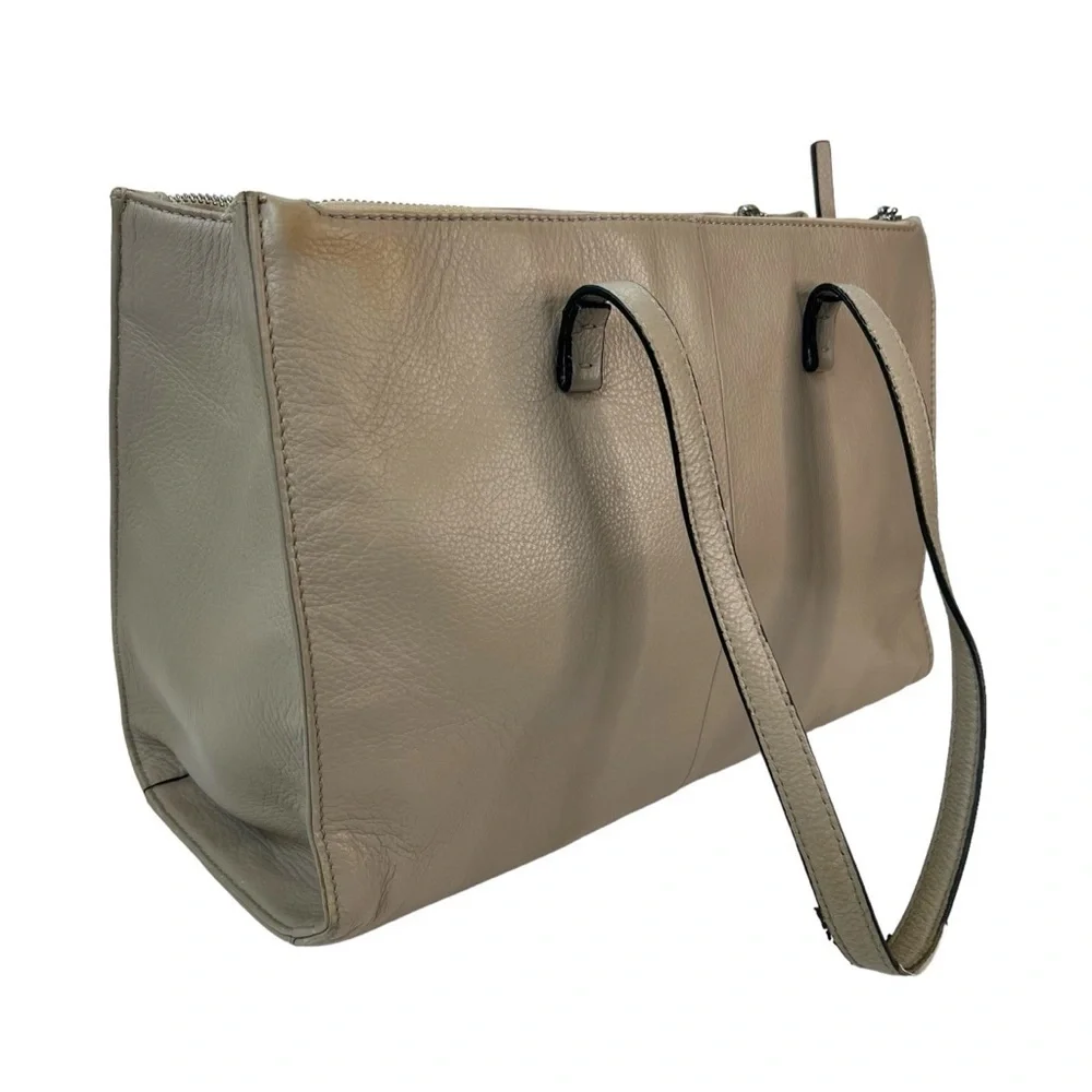 T Tahari Leather Tote Bag Tan Structured Everyday Work Shoulder Bag Zip Neutral
